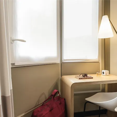 Ibis Gare Du Nord Chateau Landon 10eme Paryż